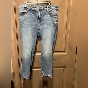 KUT from the Kloth  jeans with frayed bottoms. Excellent condition